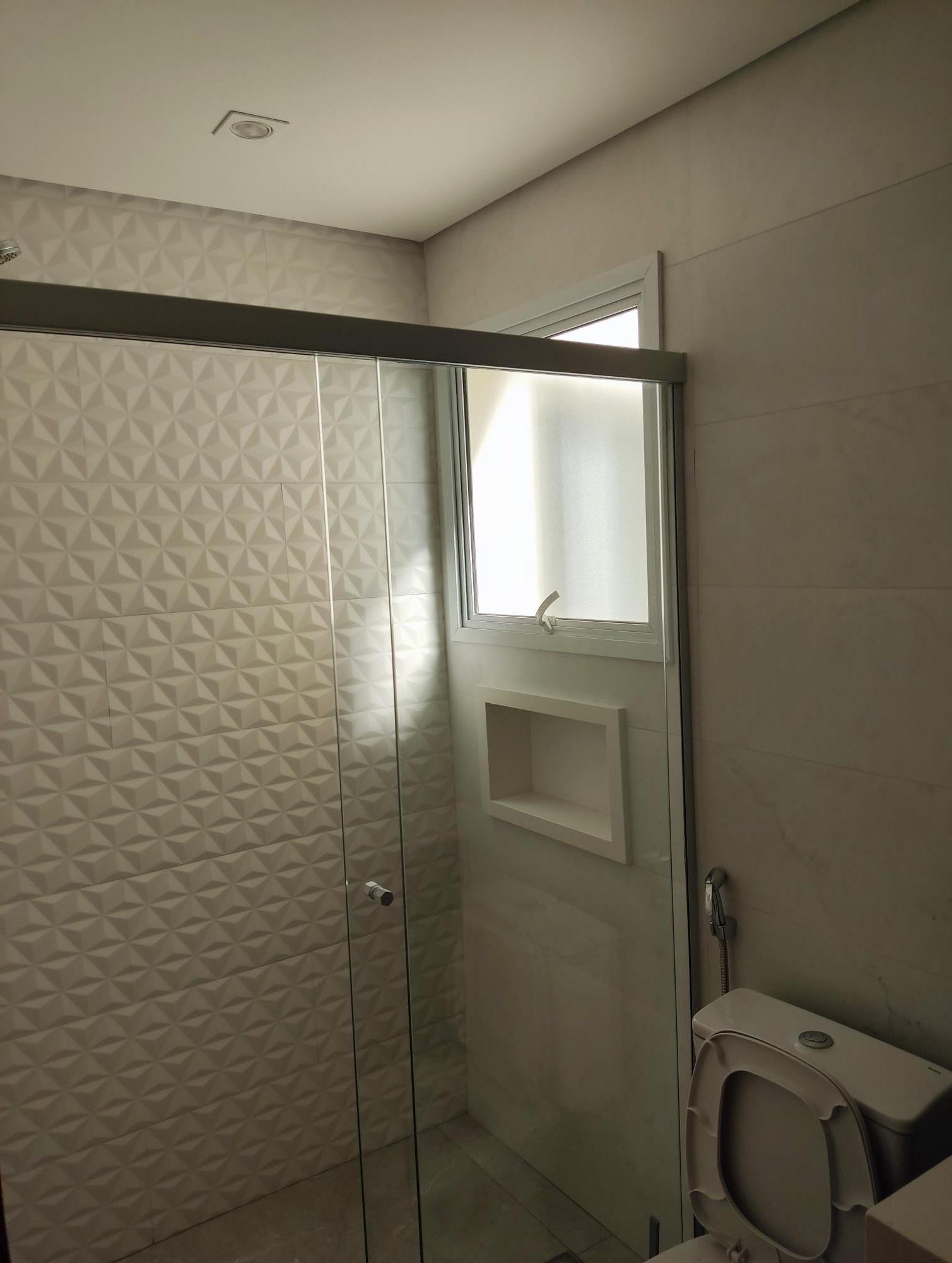 Banheiro com box em obra executada pela G3